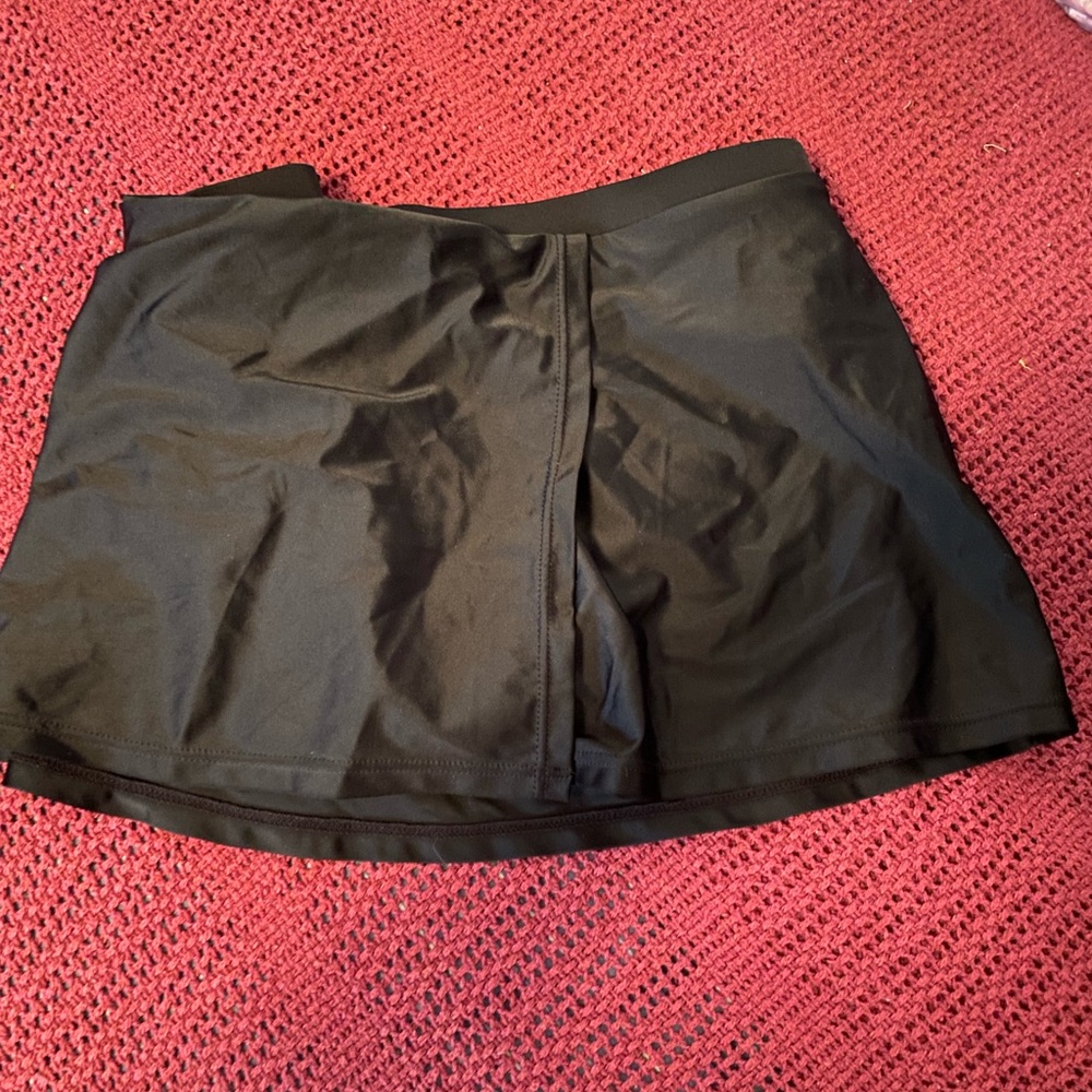 Relativity  NWOT skirt top swim bottom, black, size 10